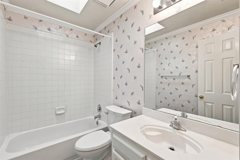 2740 Summertree Drive Property Photo 12