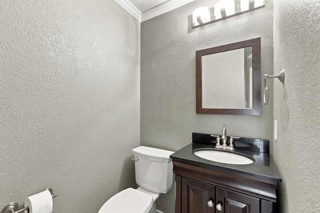 2740 Summertree Drive Property Photo 14