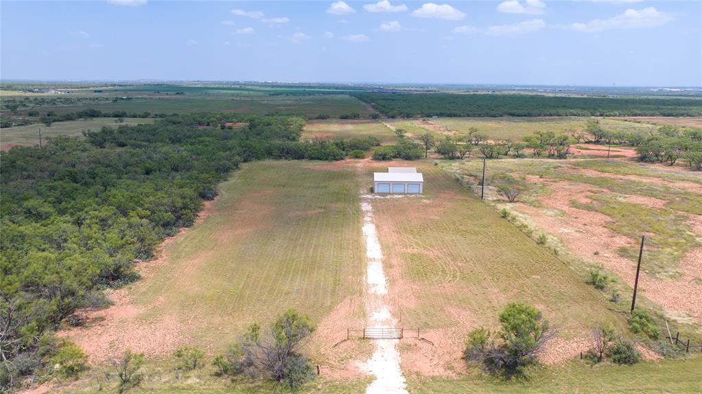 2801 Spinks Road Property Photo 1