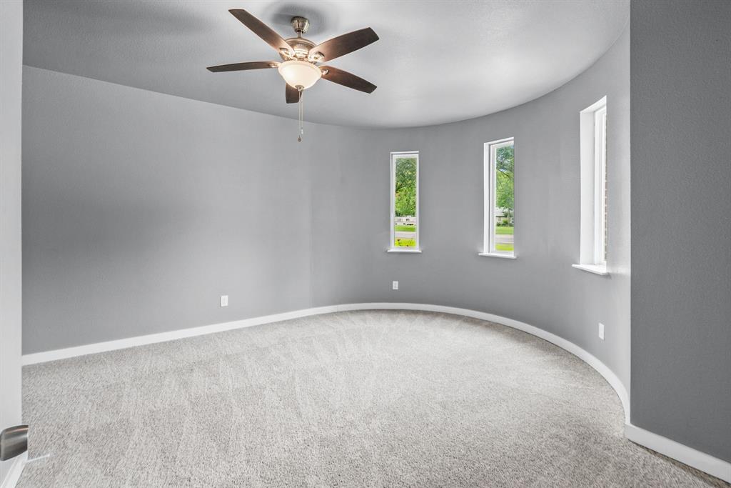 1202 Commerce Drive Property Photo 5