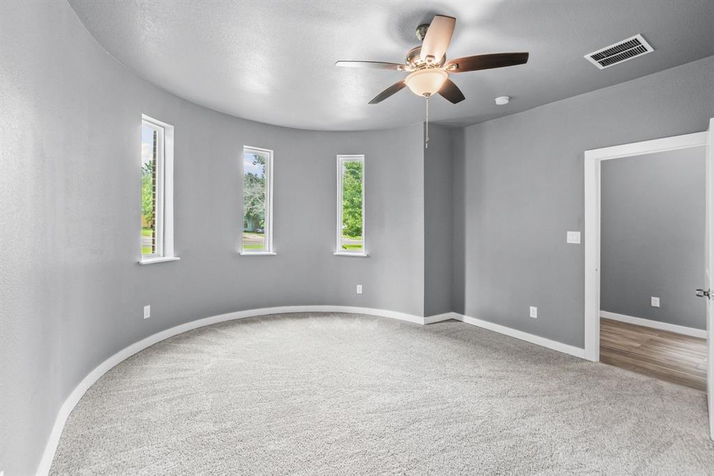 1202 Commerce Drive Property Photo 6