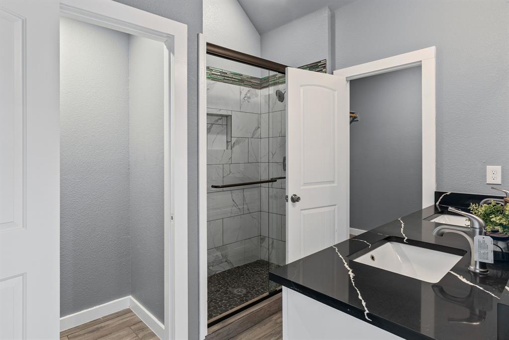 1202 Commerce Drive Property Photo 14