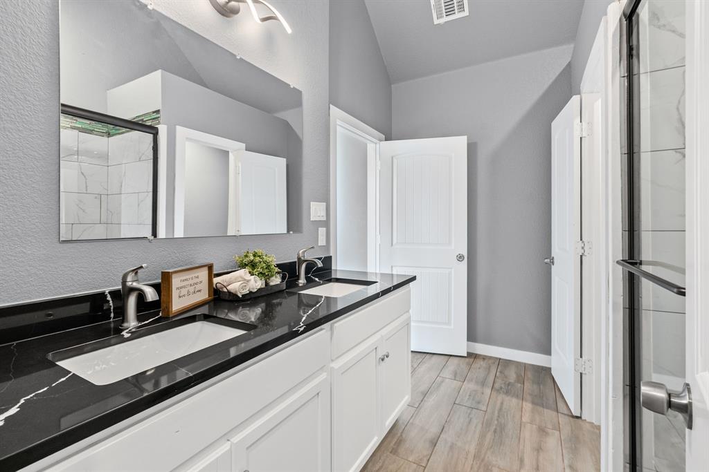 1202 Commerce Drive Property Photo 15