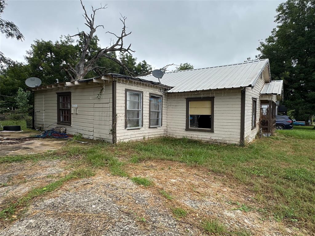 1523 Neathery Street Property Photo 3