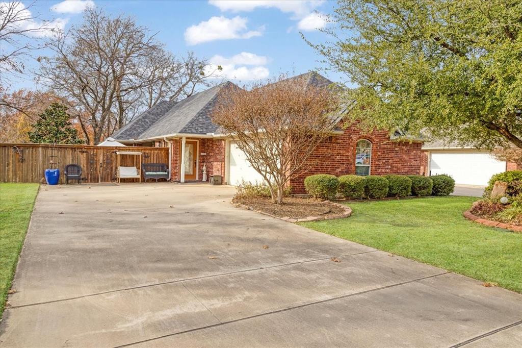 2700 Rex Cruse Drive Property Photo 3