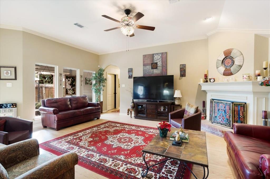 2700 Rex Cruse Drive Property Photo 6