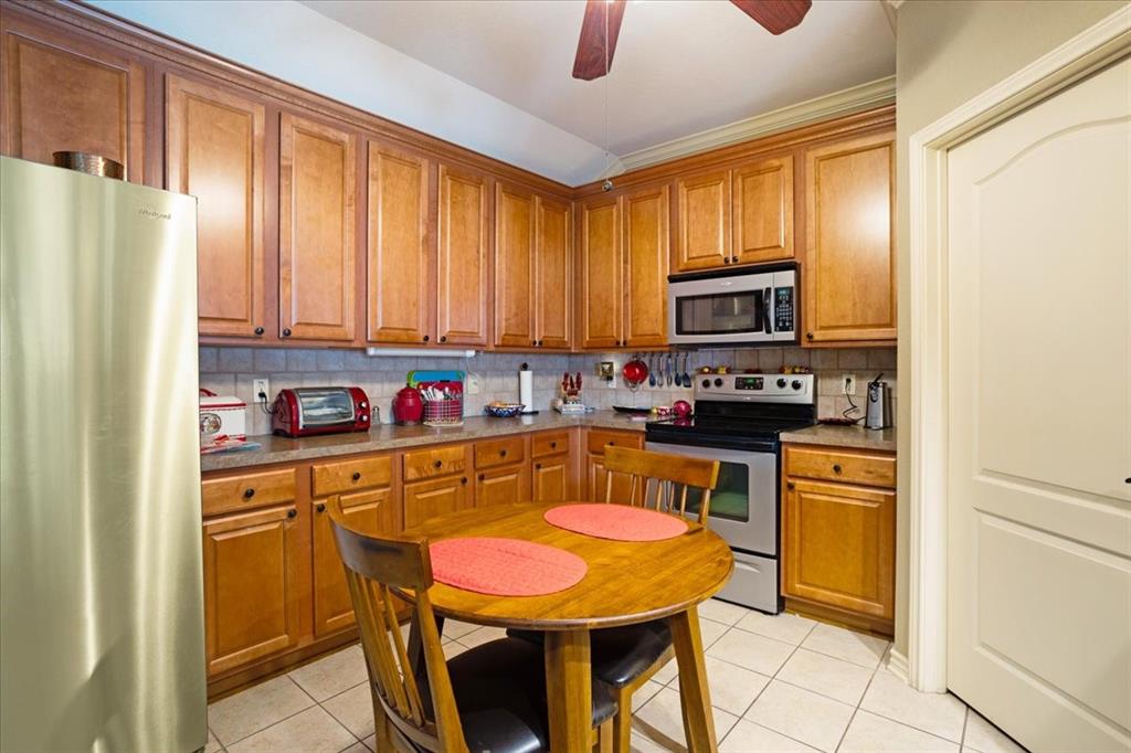 2700 Rex Cruse Drive Property Photo 10
