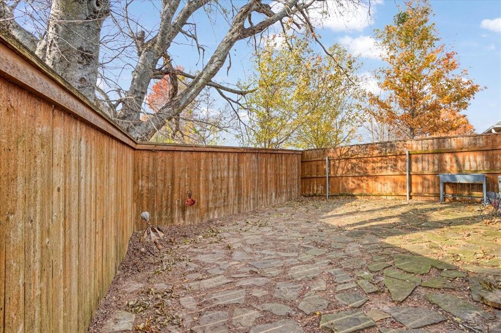 2700 Rex Cruse Drive Property Photo 25