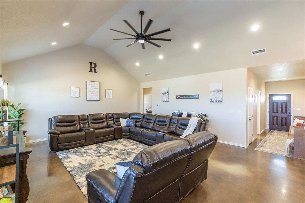 524 Avenue Q Property Photo 5