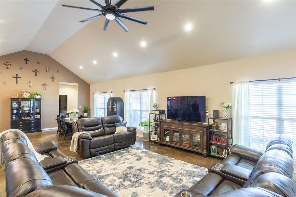 524 Avenue Q Property Photo 6