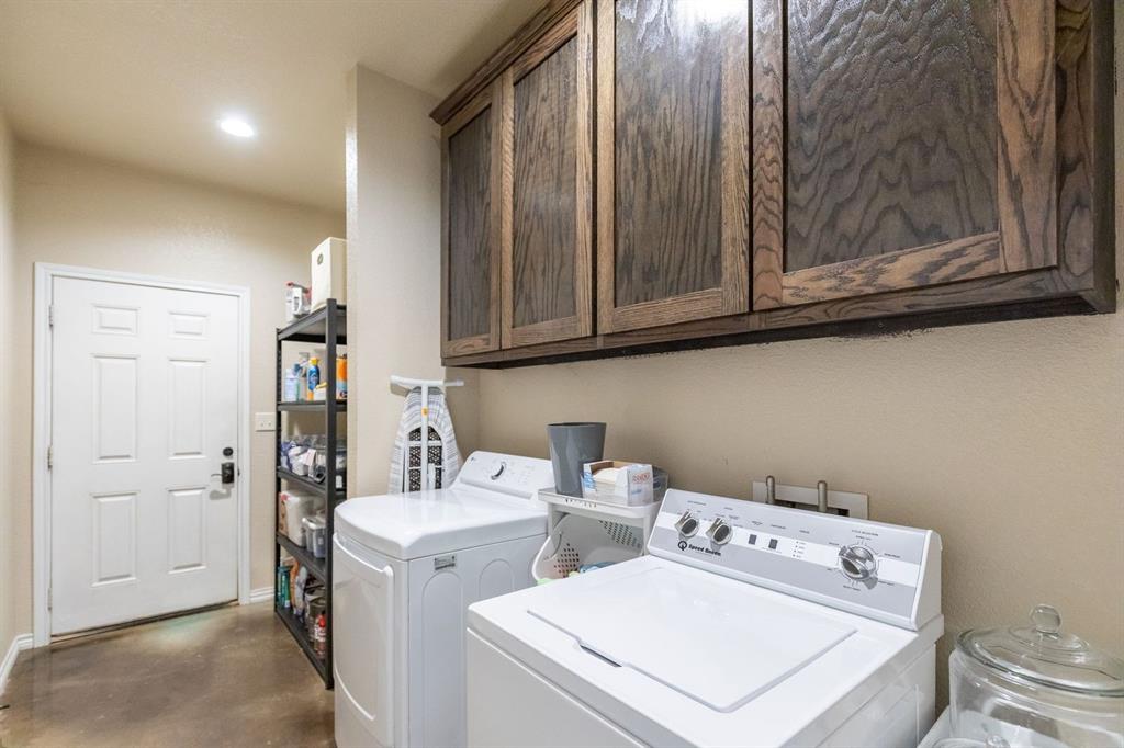 524 Avenue Q Property Photo 14