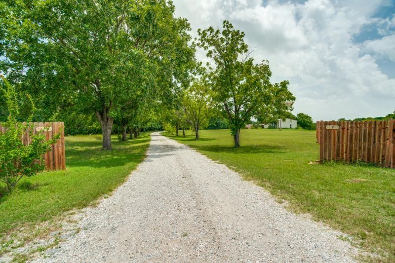 13399 Briarcove Road Property Photo 3