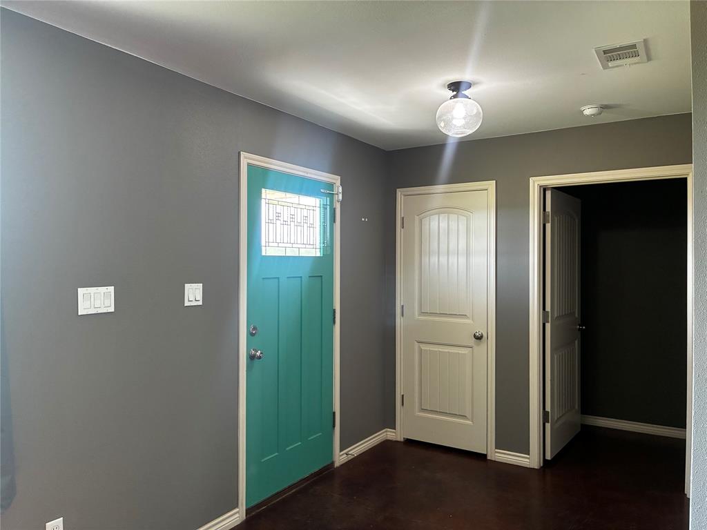 23748 N Us Highway 281 Property Photo 10