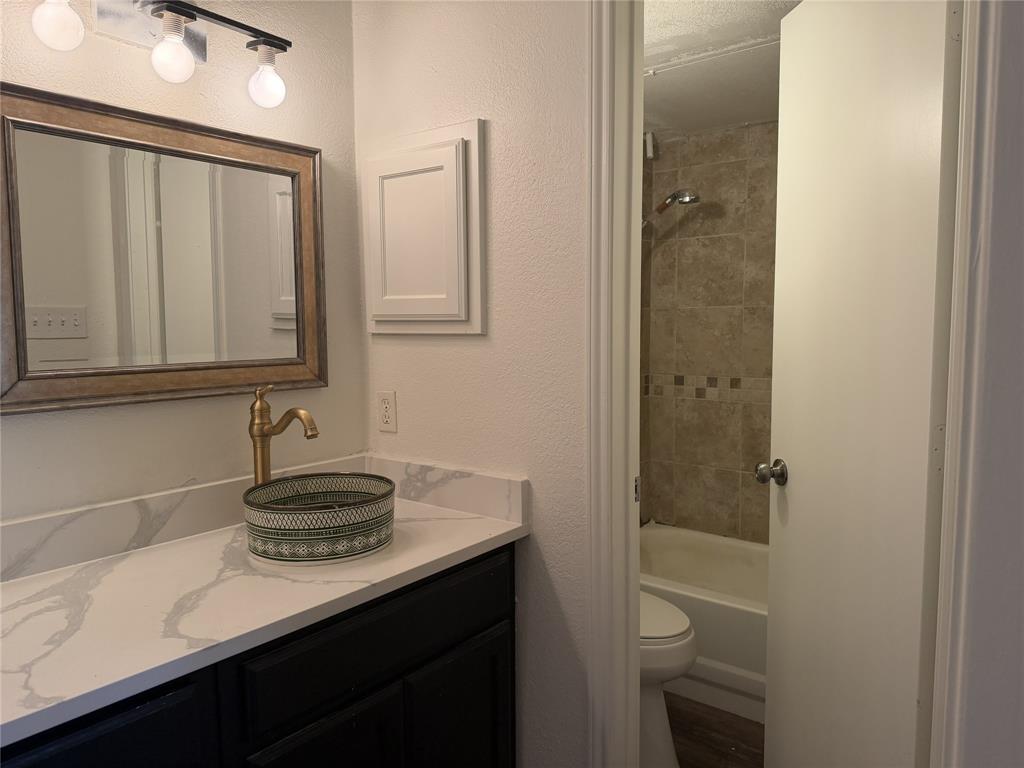 3125 Sondra Drive 201 Property Photo 17
