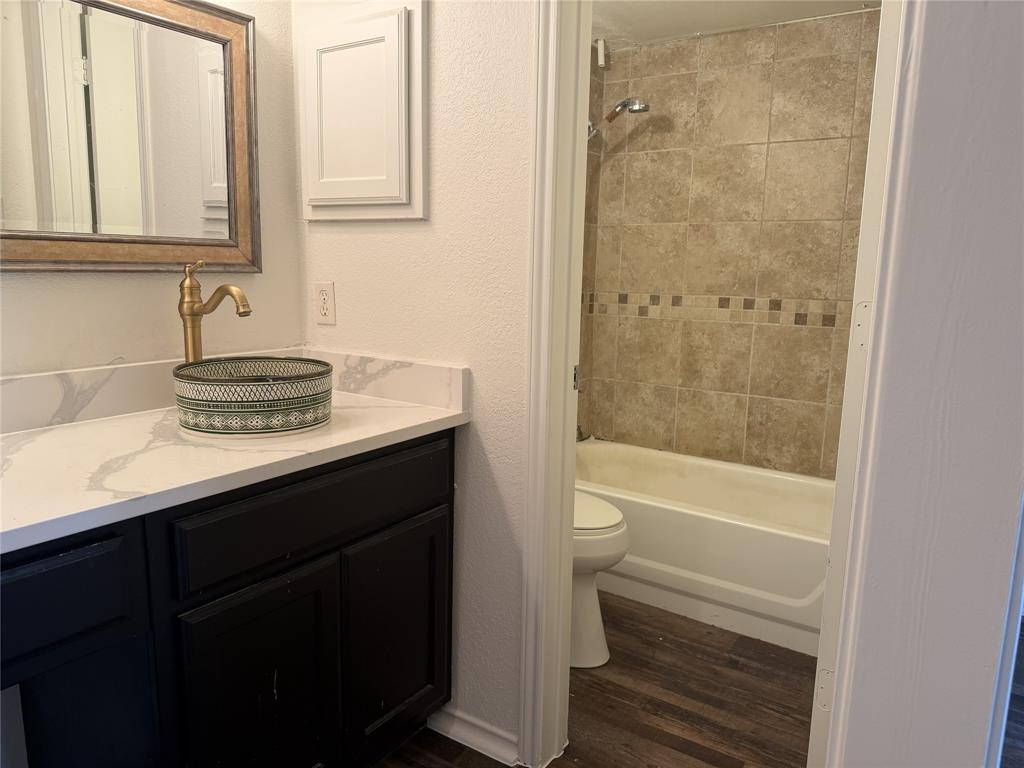 3125 Sondra Drive 201 Property Photo 18