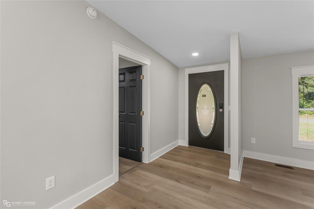 109 Amy Lane Property Photo 6