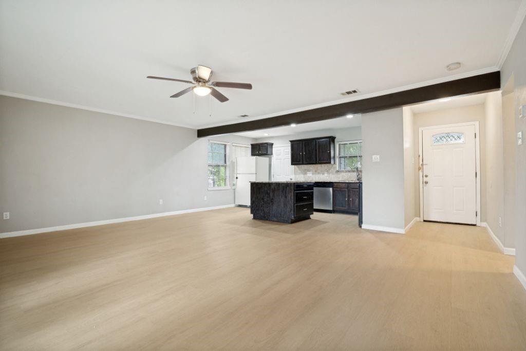 2426 Whit Drive Property Photo 3