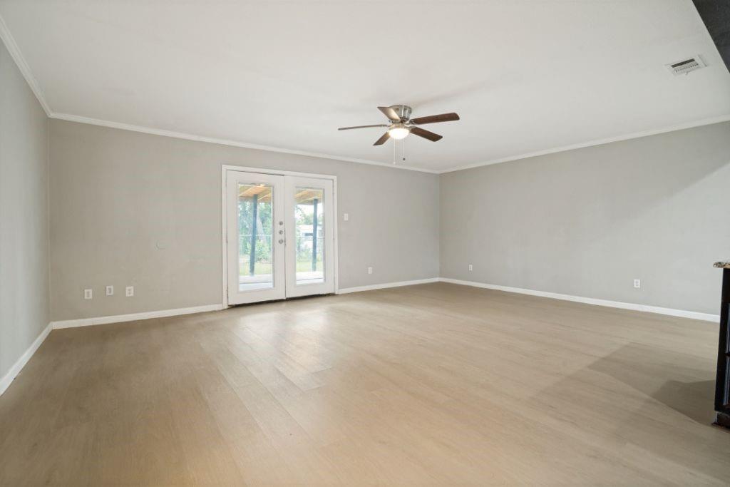 2426 Whit Drive Property Photo 6