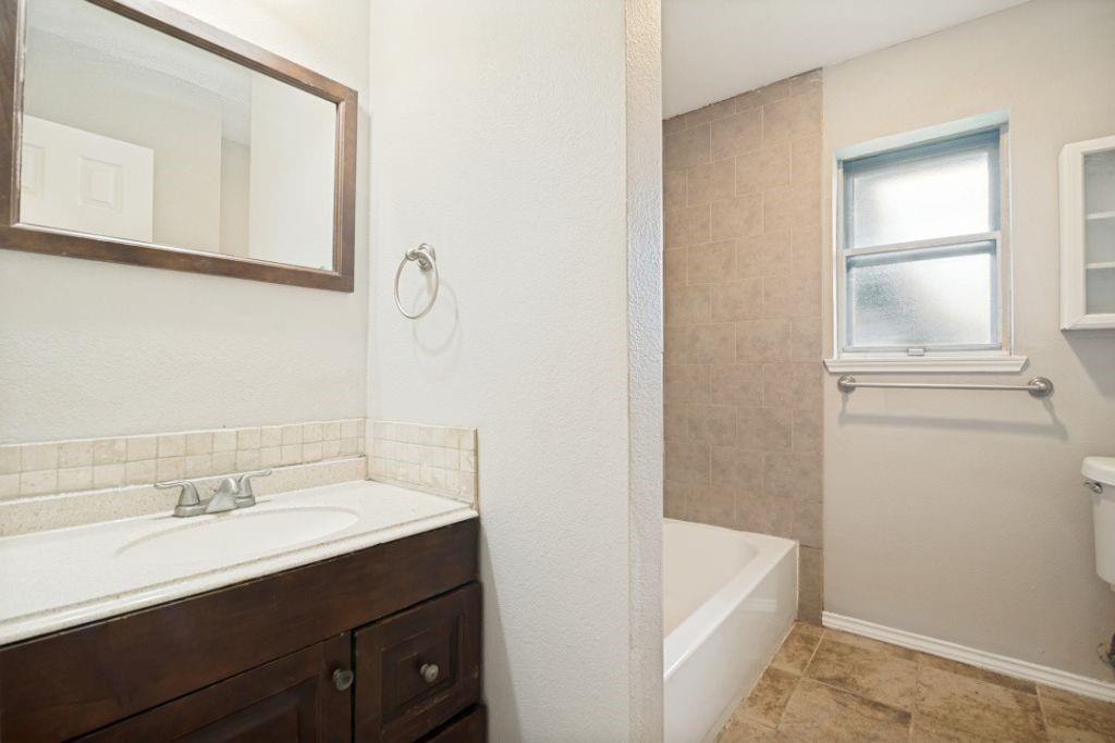 2426 Whit Drive Property Photo 9
