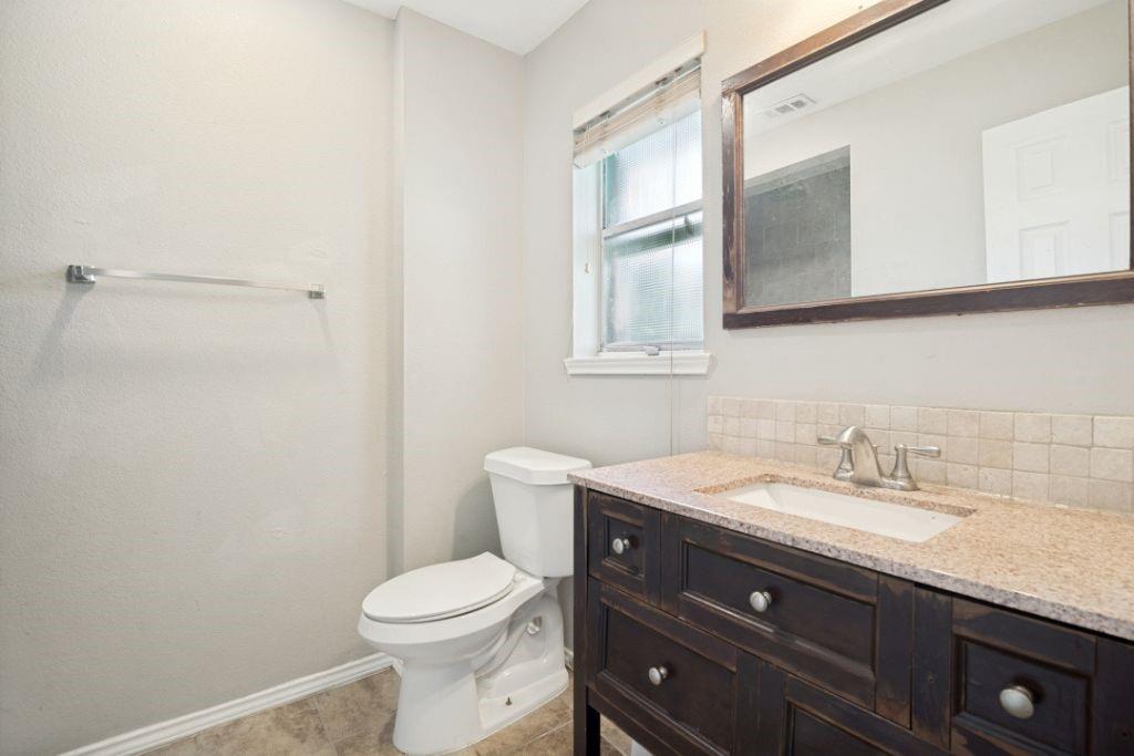 2426 Whit Drive Property Photo 10