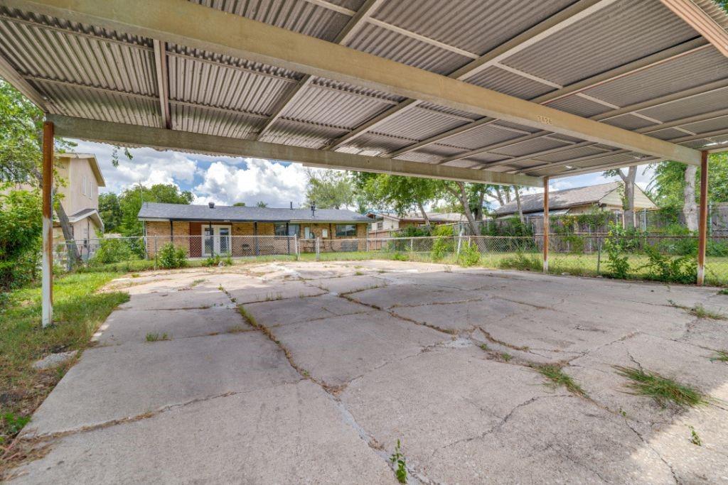 2426 Whit Drive Property Photo 20
