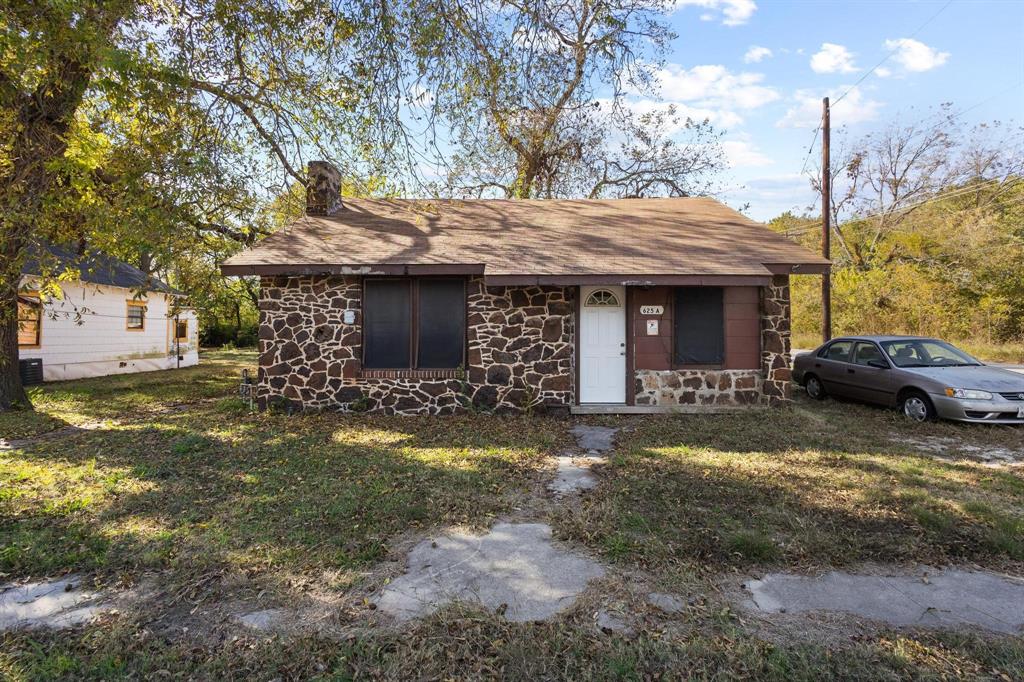 625 Denison Street Property Photo 2