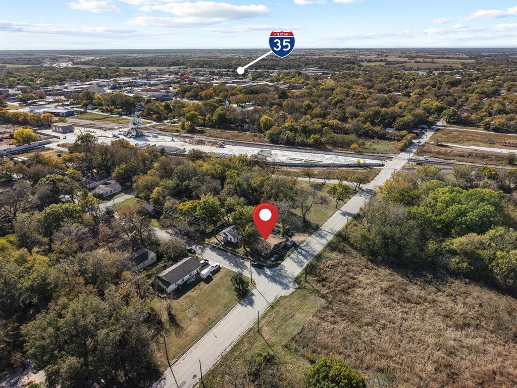 625 Denison Street Property Photo 17