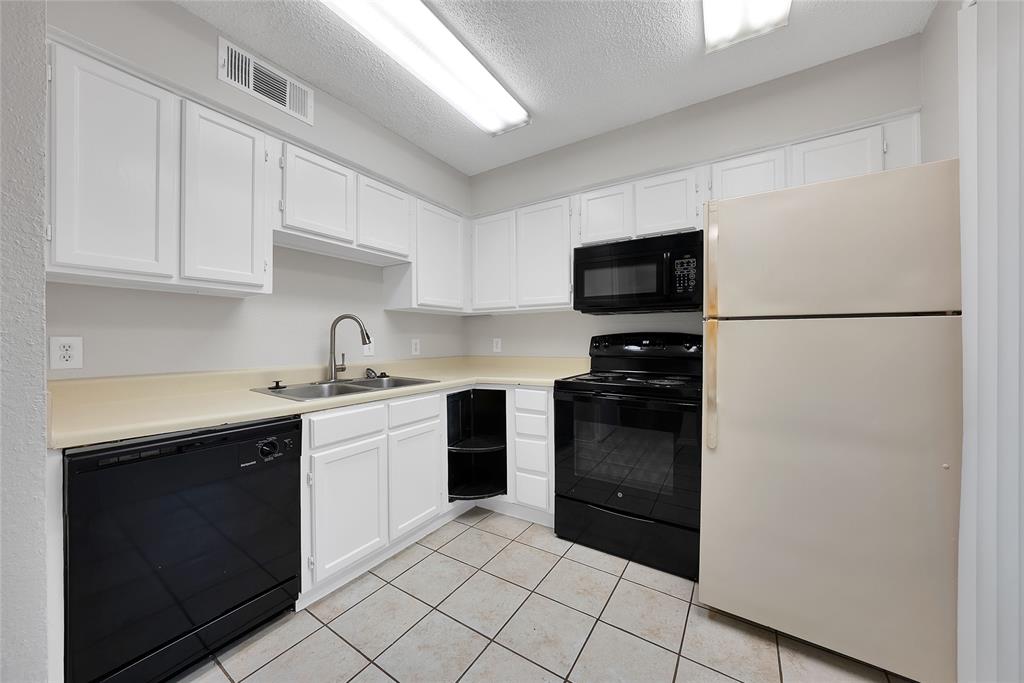 4748 Old Bent Tree Lane 803 Property Photo 4