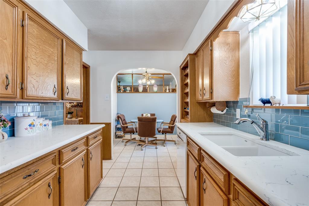 722 Westover Drive Property Photo 4