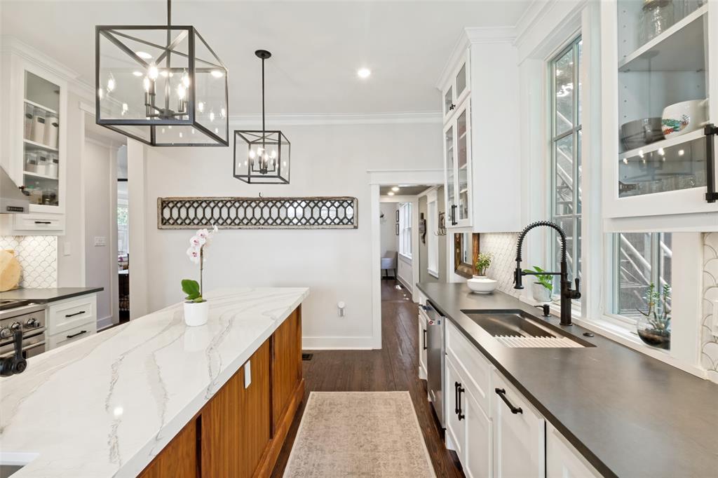 909 Woodlawn Avenue Property Photo 15