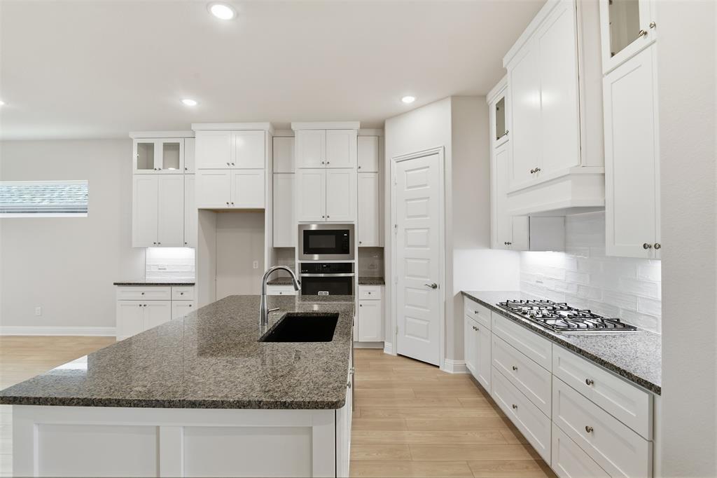2524 Ballaster Mews Property Photo 8