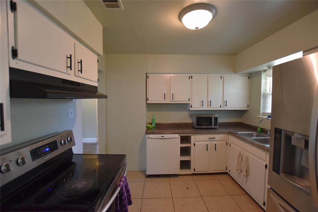 1718 Summit Street Property Photo 5
