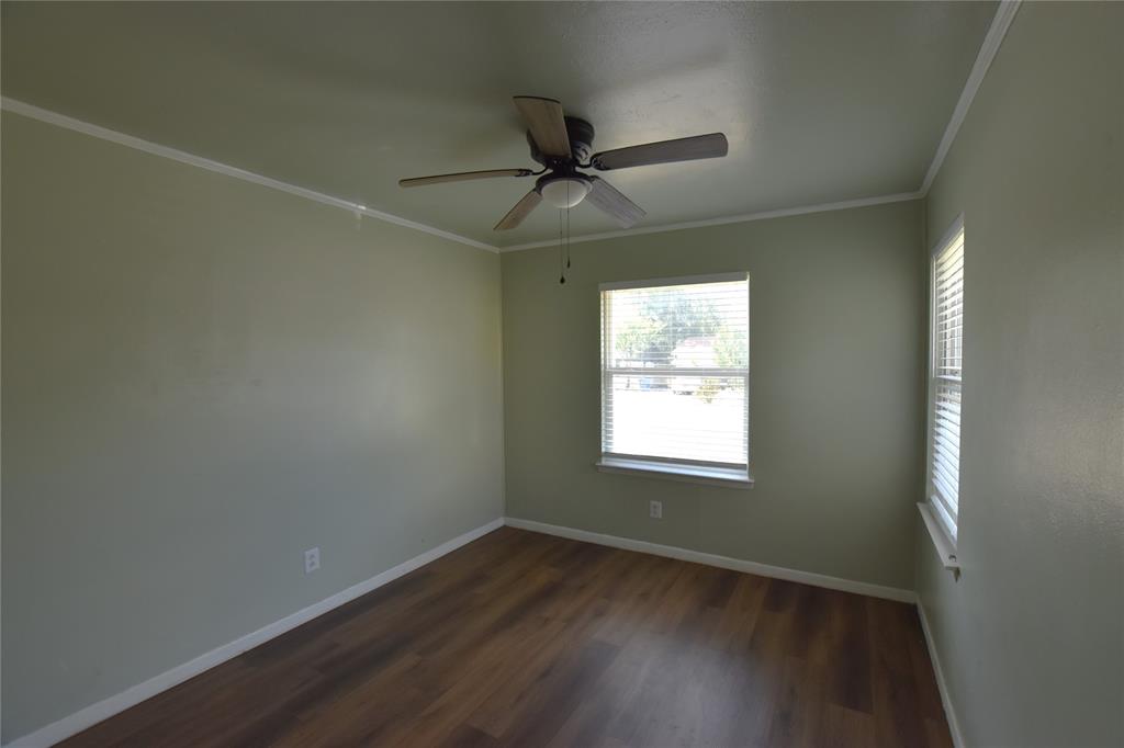 1718 Summit Street Property Photo 9
