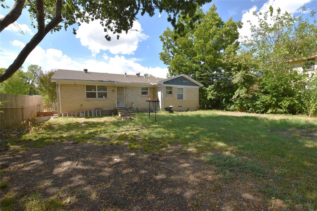 1718 Summit Street Property Photo 16