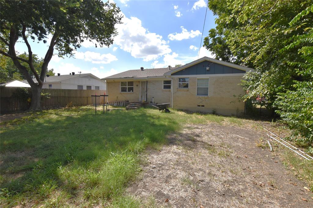 1718 Summit Street Property Photo 17