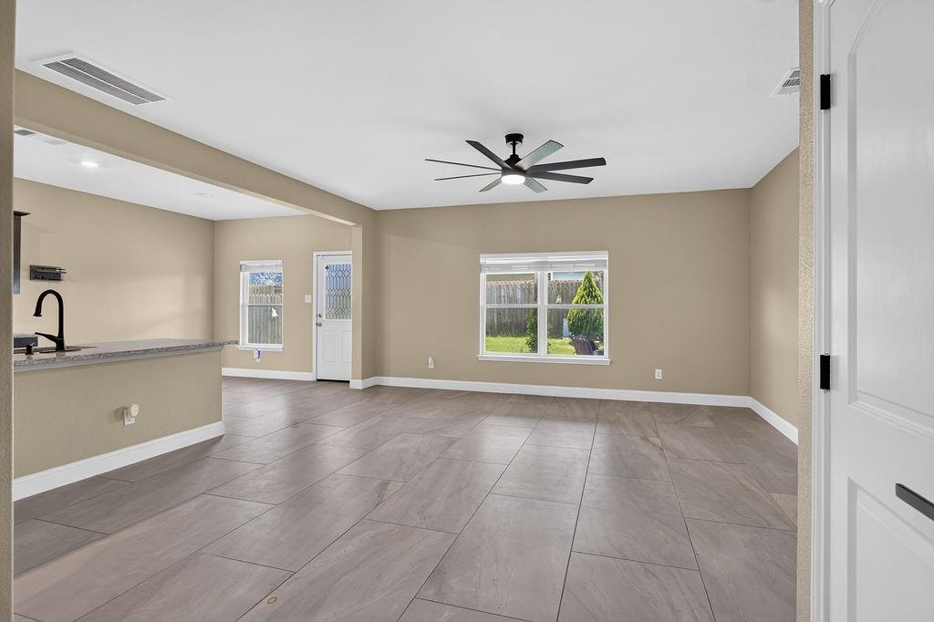 1420 Sunkiss Drive Property Photo 3