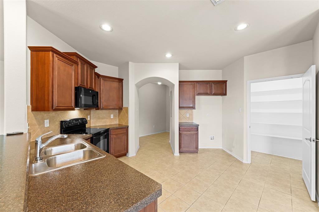 2023 Sterling Gate Drive Property Photo 13