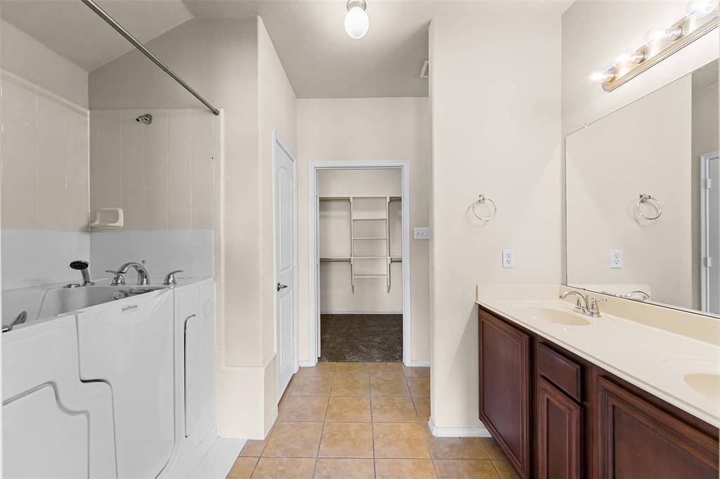 2023 Sterling Gate Drive Property Photo 20