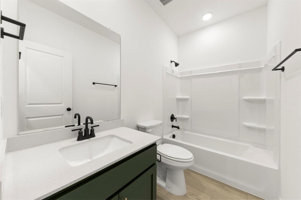 4313 Bellflower Lane Property Photo 6