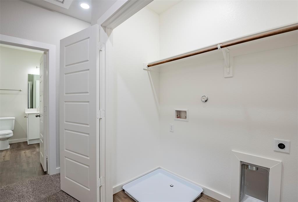 653 Wheatfield Drive Property Photo 10