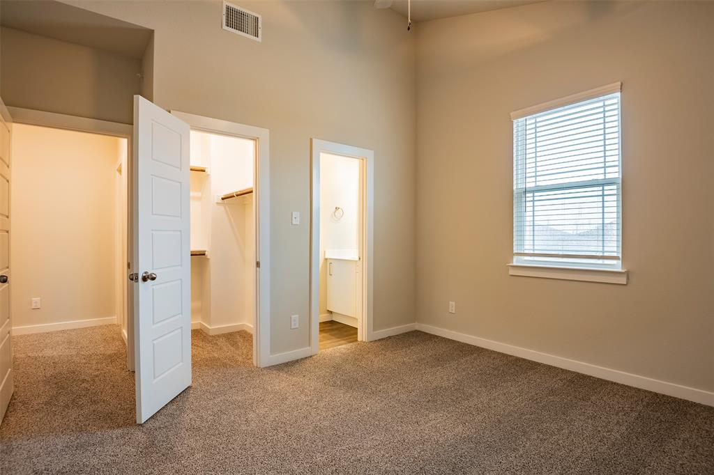 653 Wheatfield Drive Property Photo 12