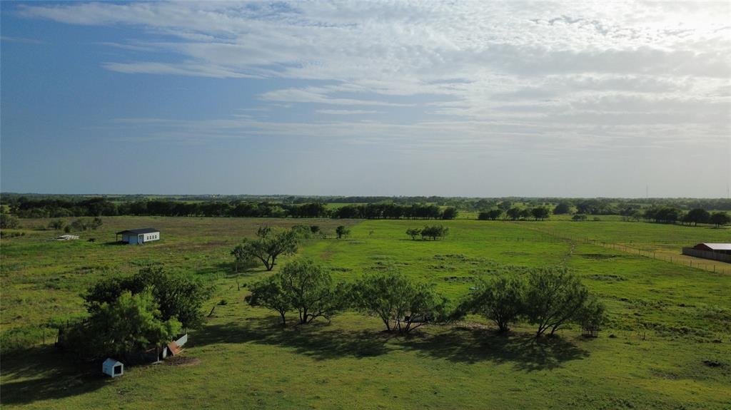 890 S Fm 1951 Property Photo 1