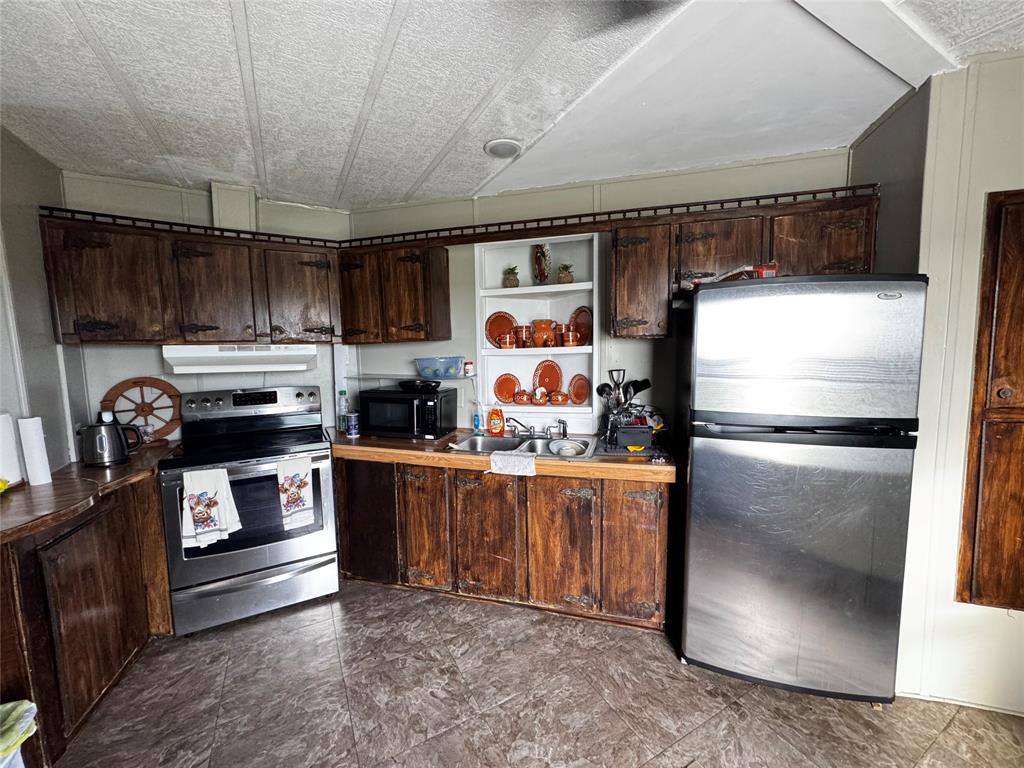 890 S Fm 1951 Property Photo 3