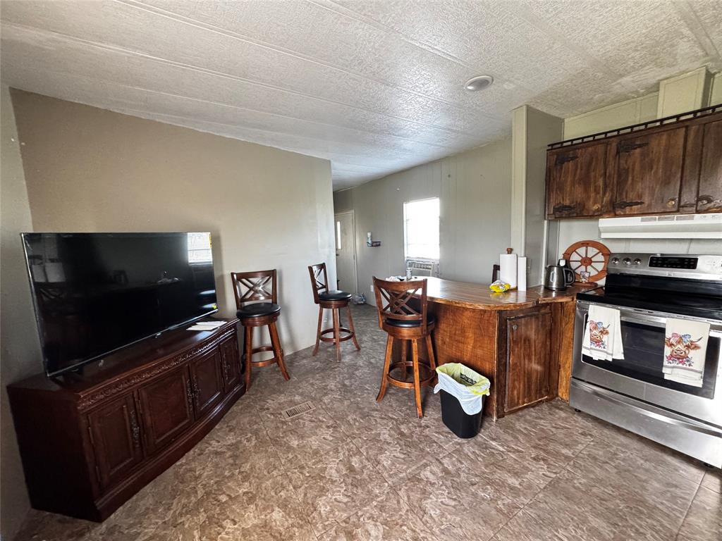890 S Fm 1951 Property Photo 5