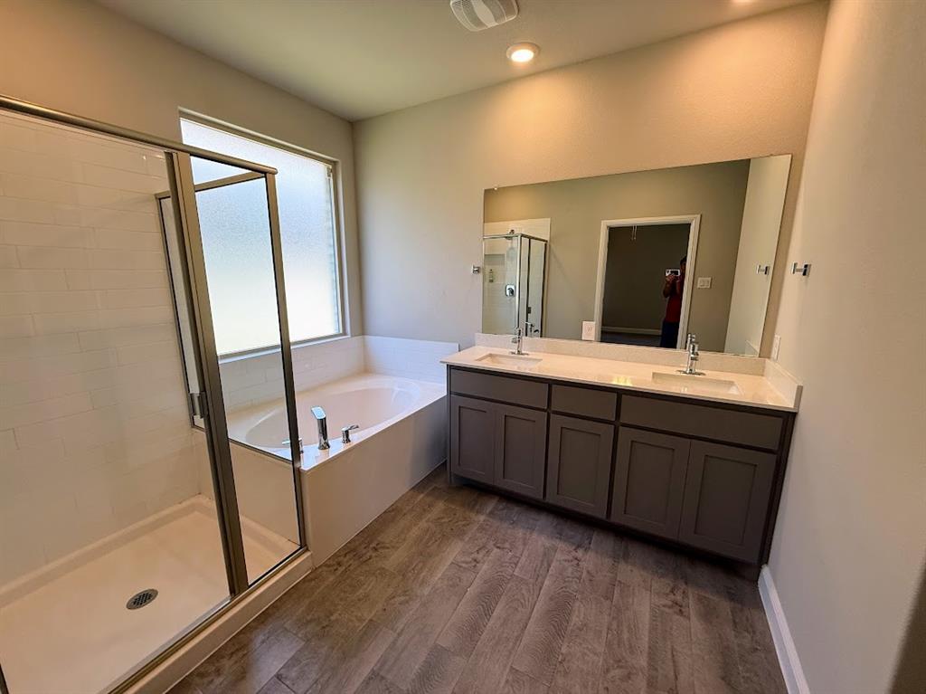 10921 Rockchapel Drive Property Photo 14