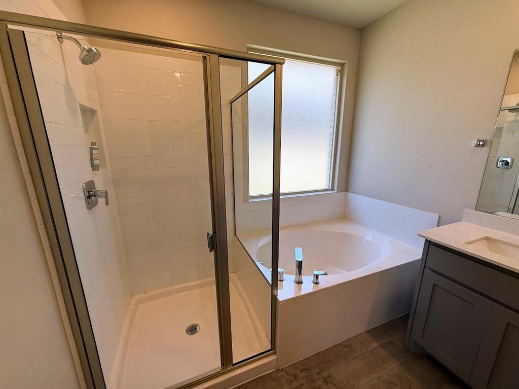 10921 Rockchapel Drive Property Photo 15