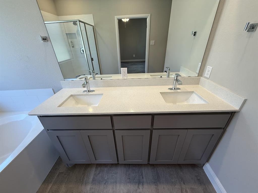 10921 Rockchapel Drive Property Photo 16