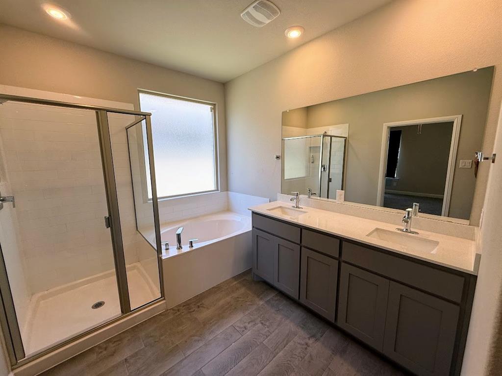10921 Rockchapel Drive Property Photo 17