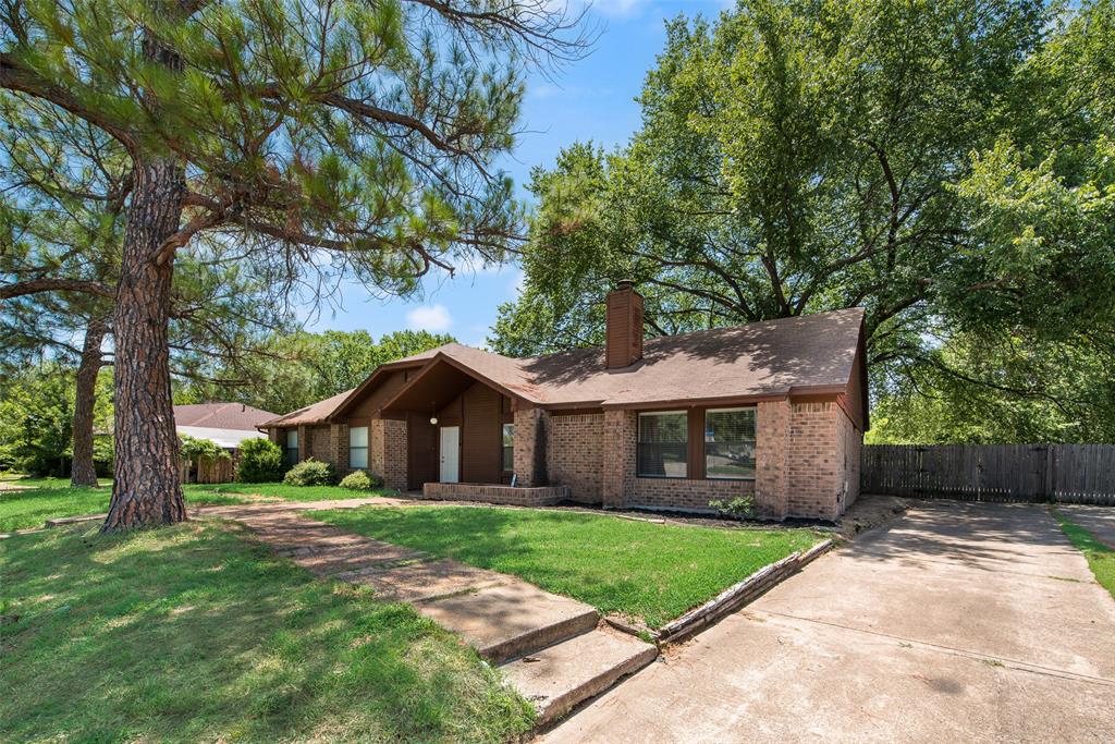 208 E Denton Drive Property Photo 1