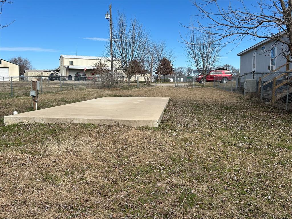 423 Waterfront Row Property Photo 2